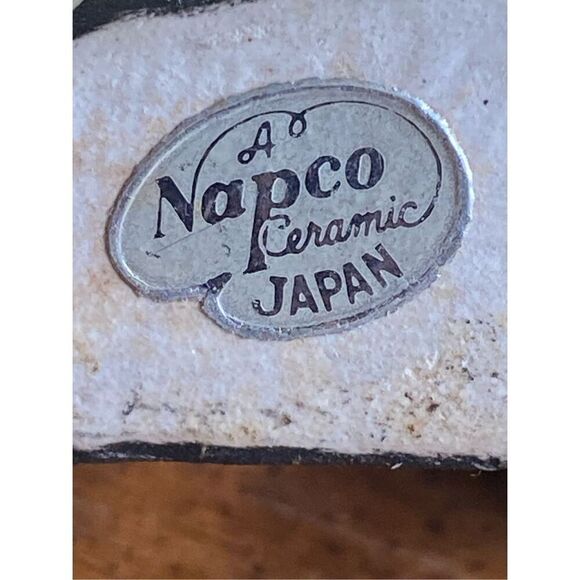 Vintage Phewie and Stinky Ceramic Skunk Bank with Fuzzy Fur Accents by Napco Jap - Picture 7 of 7